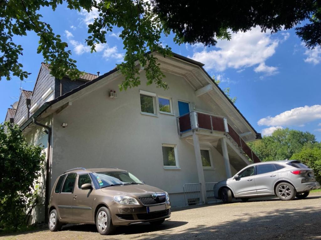 Giebelansicht, Zugang zur Dachgeschosswohnung