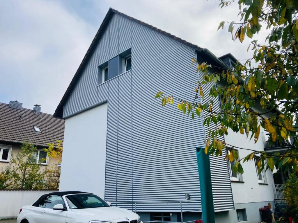 Seiten-/Rückansicht