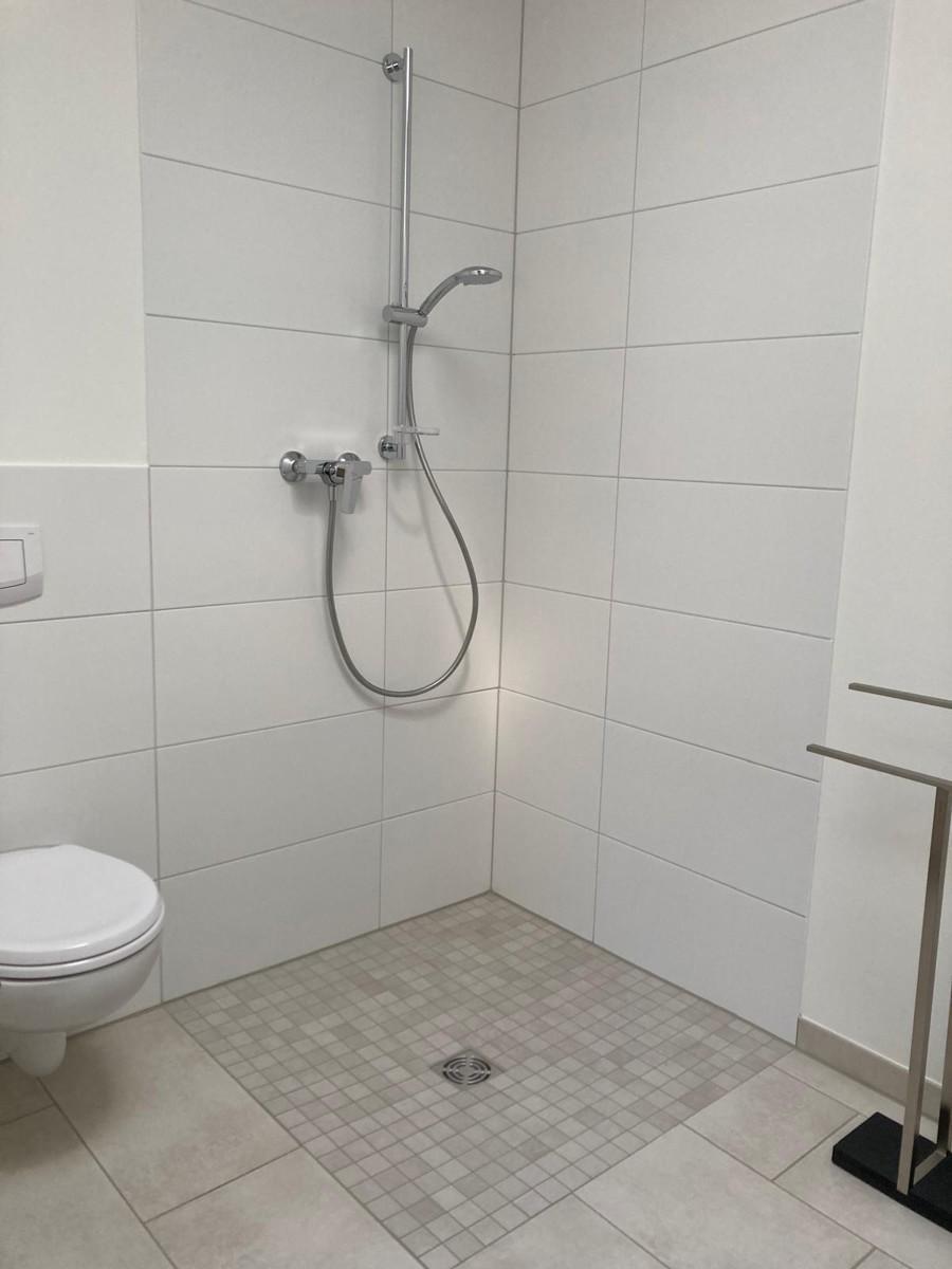 Bodengleiche Dusche im Bad 2