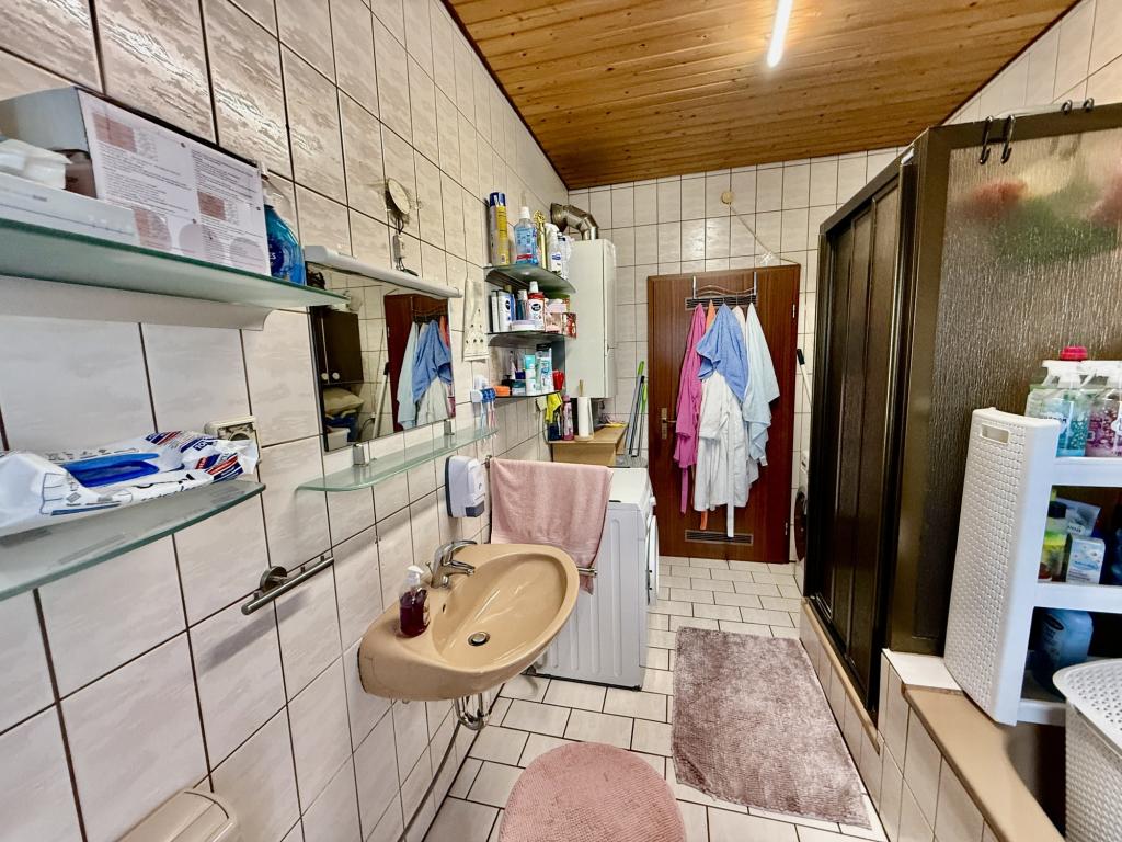 Badezimmer 1. OG 