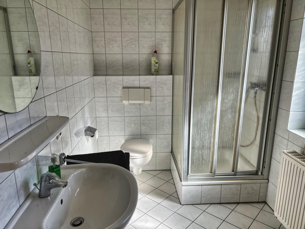 a7d46bed-bd82-4024-a4b6-214d726eb26f.jpg
