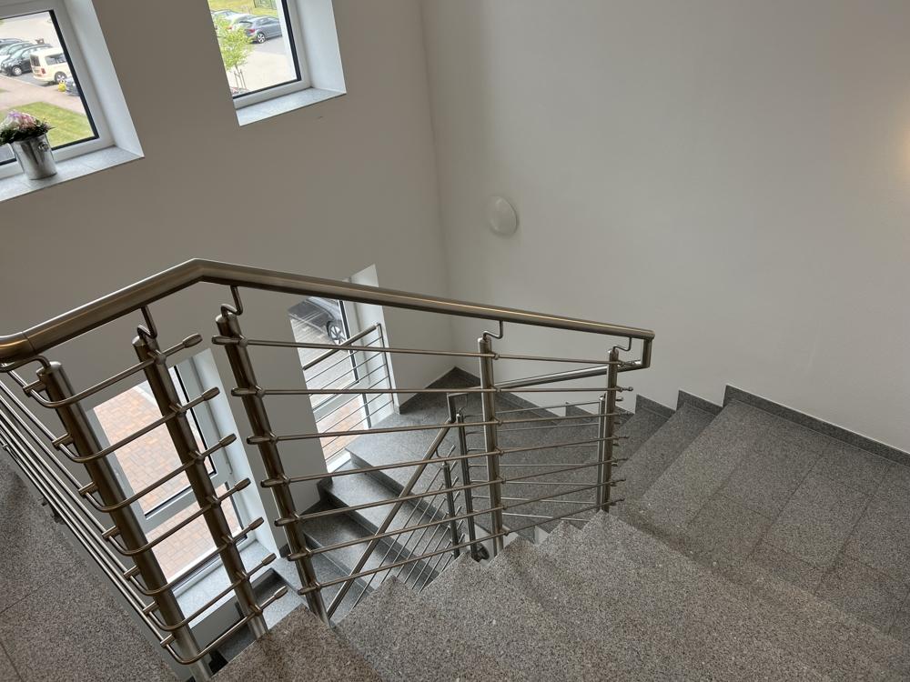 Unabhängig aber nicht allein! Seniorengerechte Wohnung mit Dachterrasse! - Foto 1
