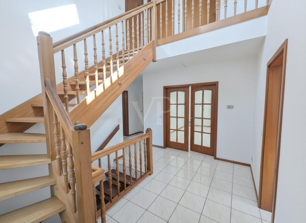 ! VOLLSTÄNDIG renoviertes Haus in ruhiger Wohnlage mit großzügigem Garten zu vermieten ! - Foto 3
