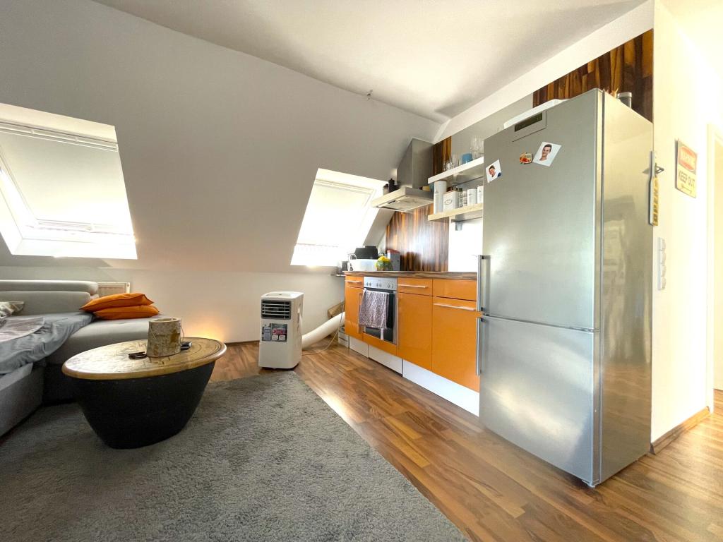 Hoch hinaus: Helle Wohnung mit Balkon in Baden-Baden - Photo 3