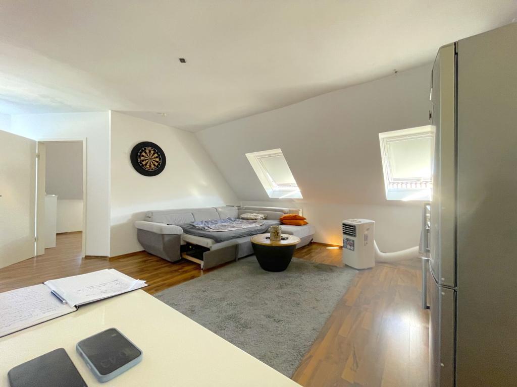 Hoch hinaus: Helle Wohnung mit Balkon in Baden-Baden - Photo 1