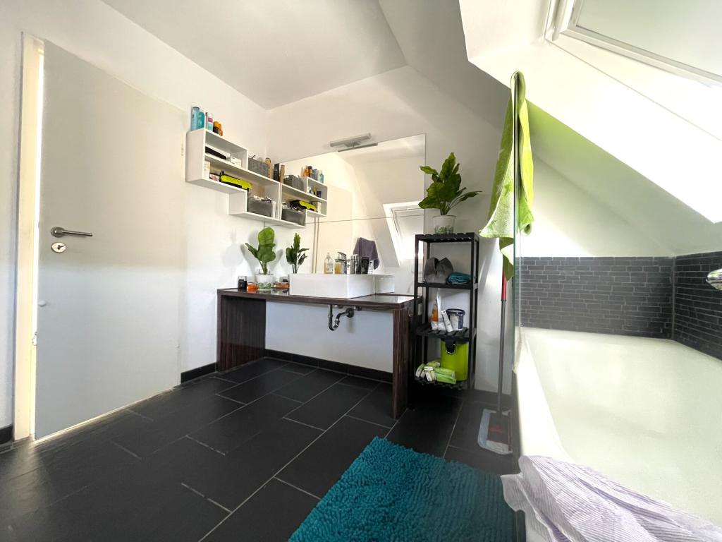 Hoch hinaus: Helle Wohnung mit Balkon in Baden-Baden - Photo 4