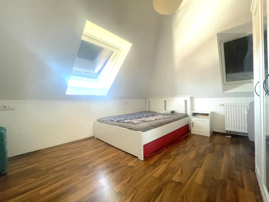 Hoch hinaus: Helle Wohnung mit Balkon in Baden-Baden - Photo 2