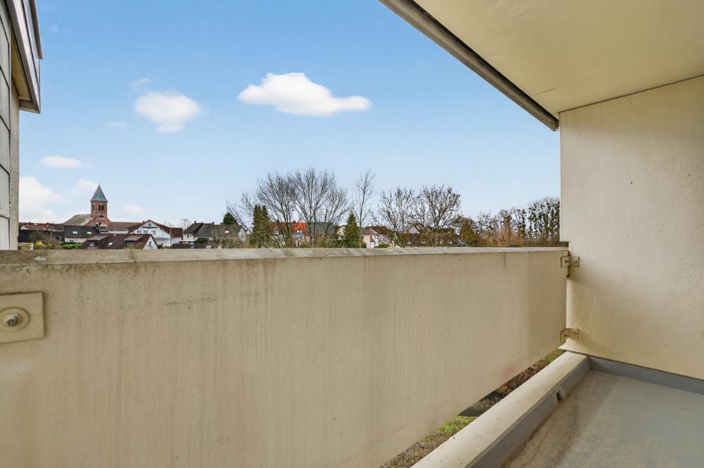Appartement mit Ausblick: 1-Zimmerwohnung mit Balkon, Küche und Stellplatz - Photo 4