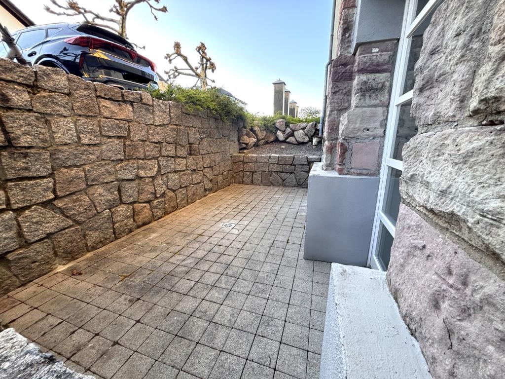 Frisch saniert: Stilvolle Wohnung mit Terrasse und Stellplatz - Foto 2