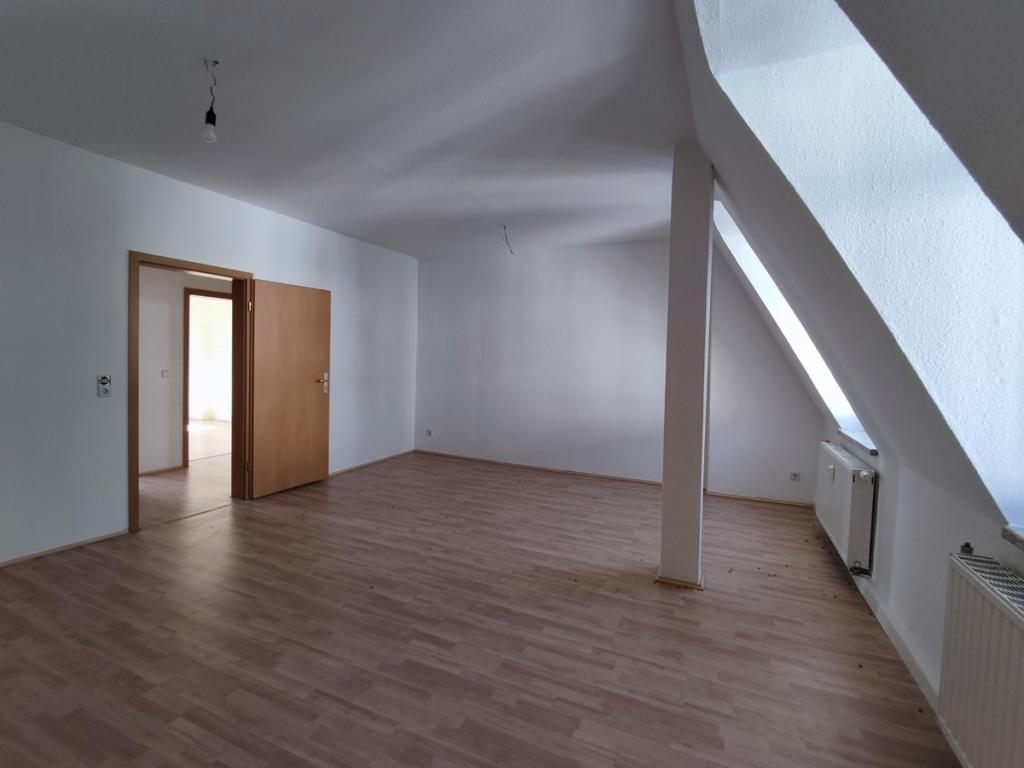 Großzügige 4-Zi.-Dachgeschoss-Wohnung - neu renoviert! - Photo 1
