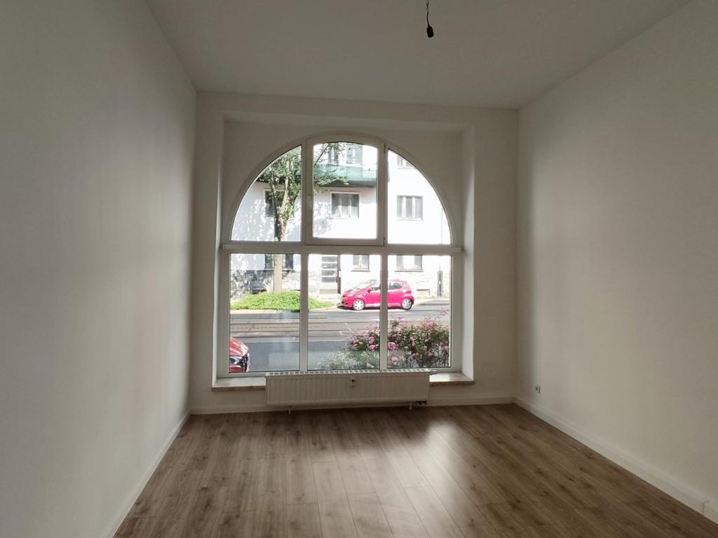 Schöne 2-Zi.-Wohnung mit Balkon - neu renoviert! - Photo 2