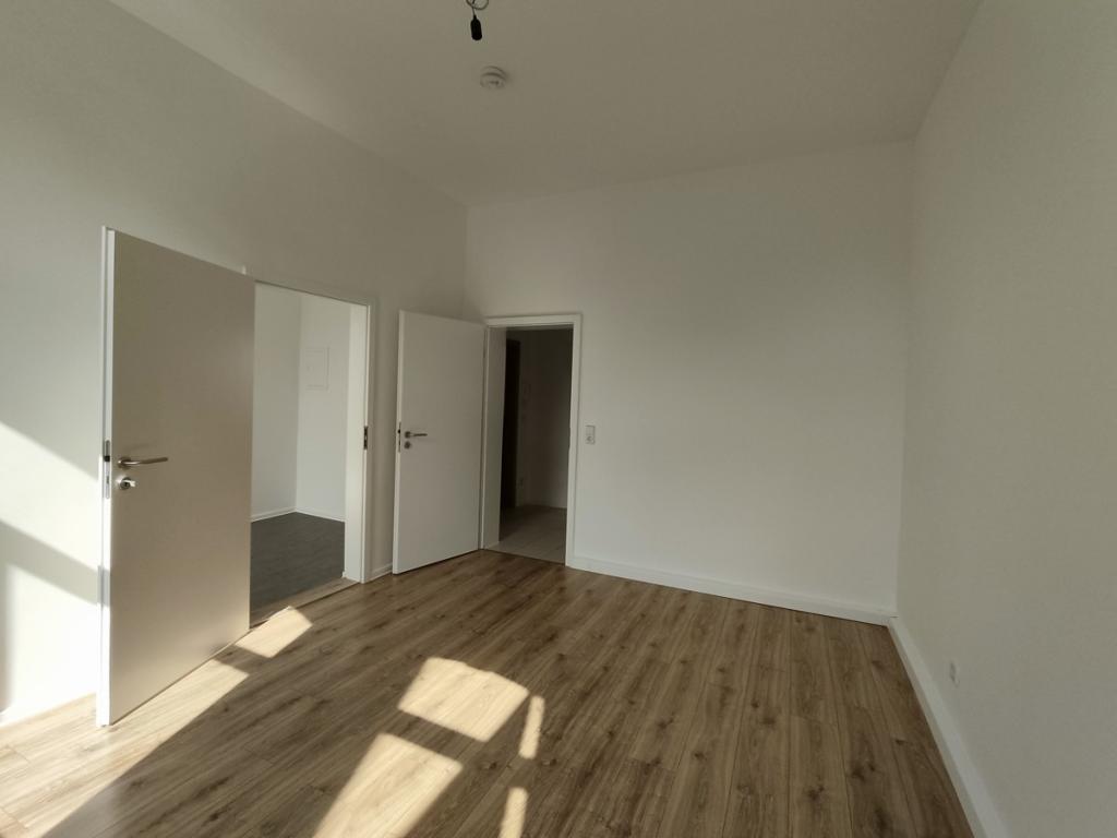 Schöne 2-Zi.-Wohnung mit Balkon - neu renoviert! - Photo 4