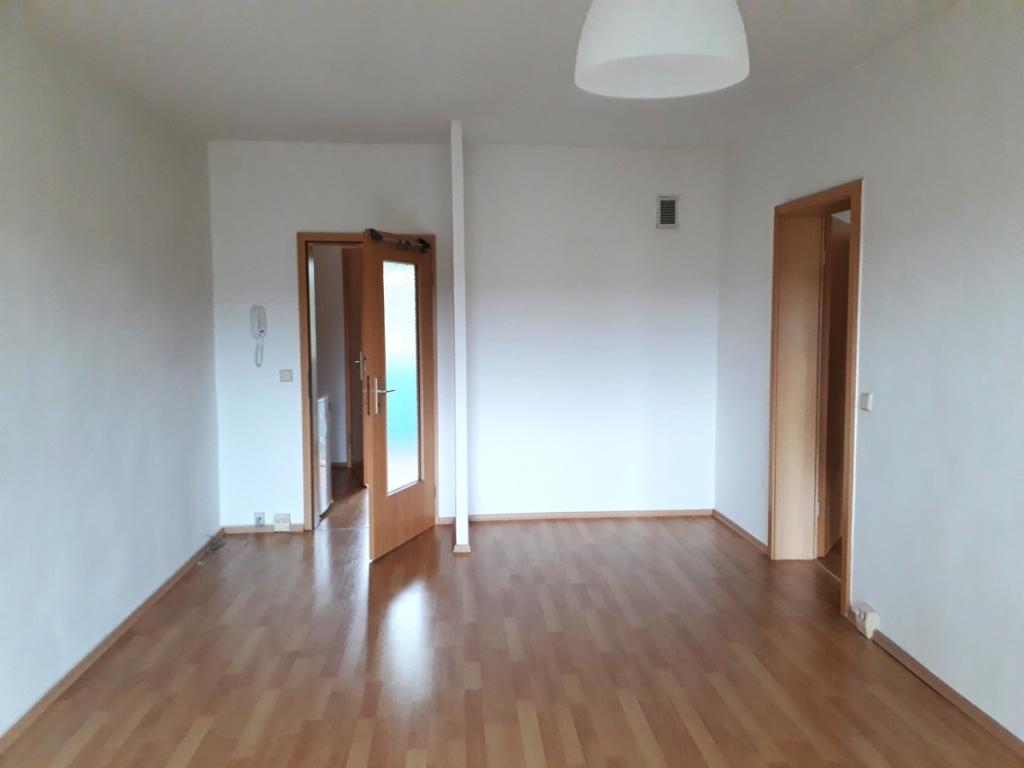 2-Zimmer-Wohnung mit Einbauküche, Waschmaschine und Balkon! - Photo 1