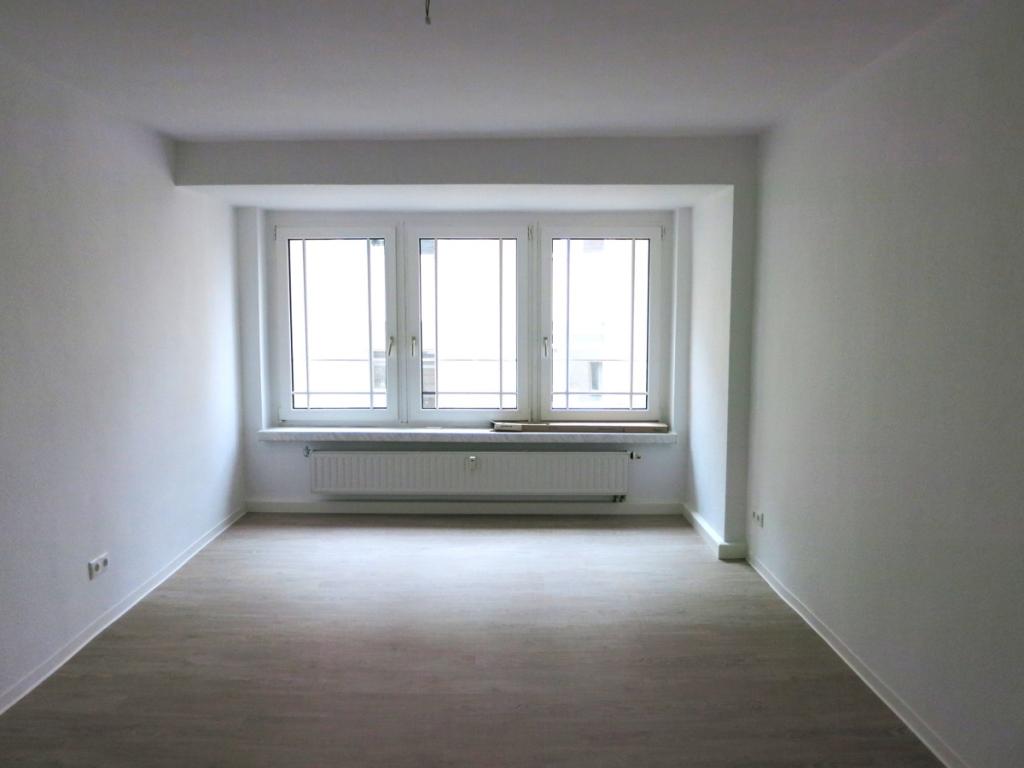 Schöne 4-Zi.-Wohnung mit Balkon im Zentrum! - Foto 4