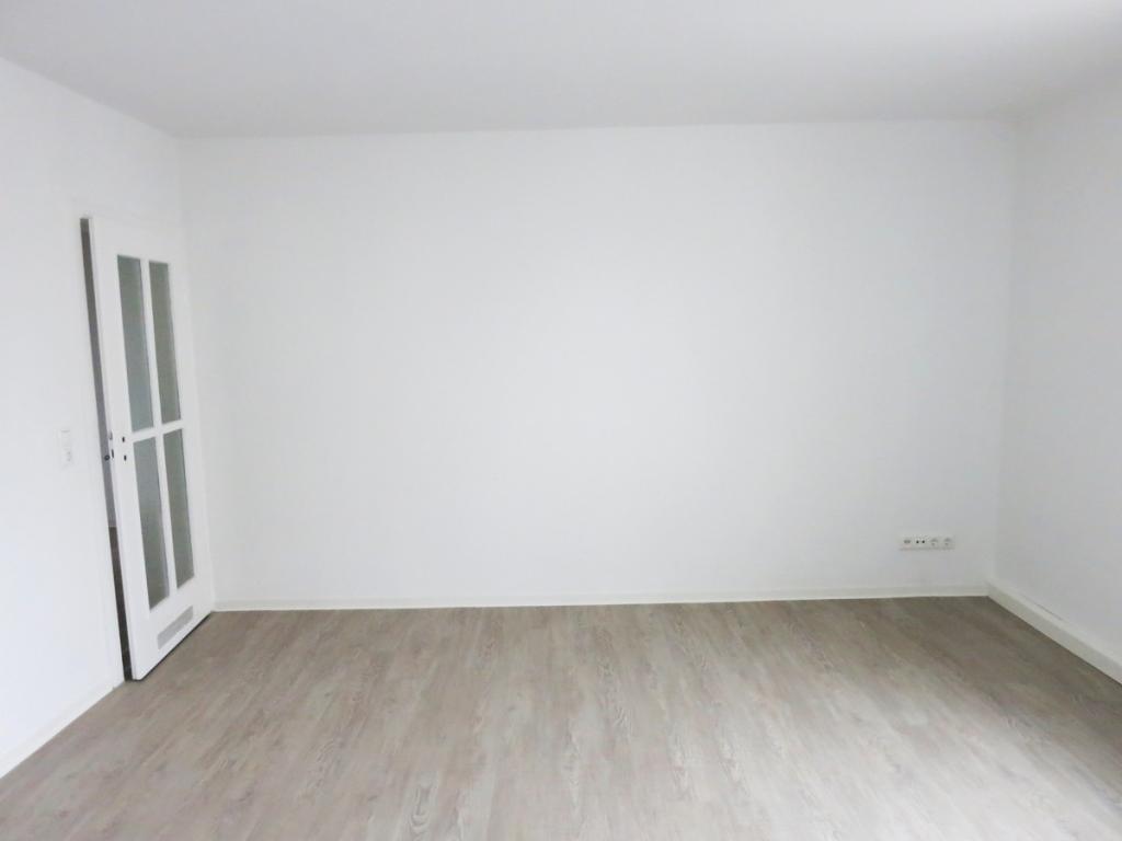 Schöne 4-Zi.-Wohnung mit Balkon im Zentrum! - Foto 2