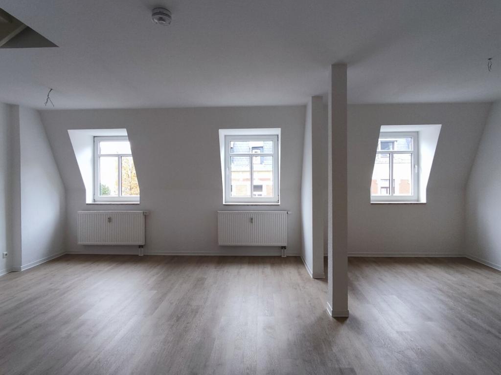 4-Zi.-Maisonette-Wohnung im Dachgeschoss mit Balkon! - Photo 1