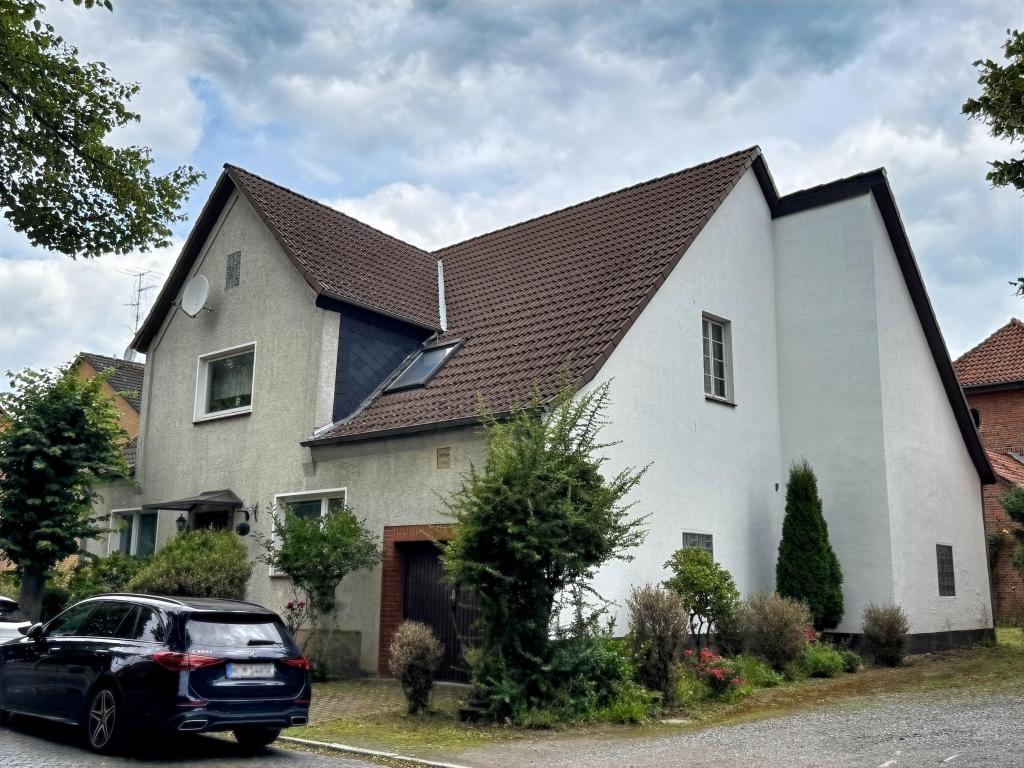 Hausansicht_Straße