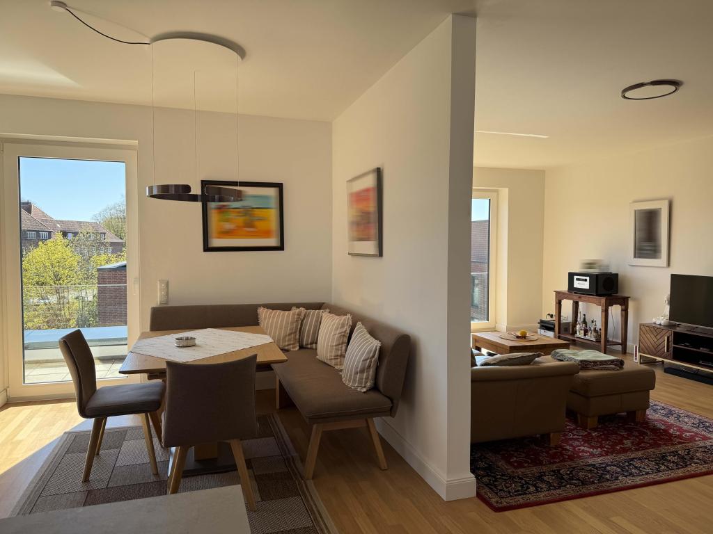 Allerinsel: 2,5-Zimmer-Wohnung mit Einbauküche und zwei Dachterrassen - Foto 3