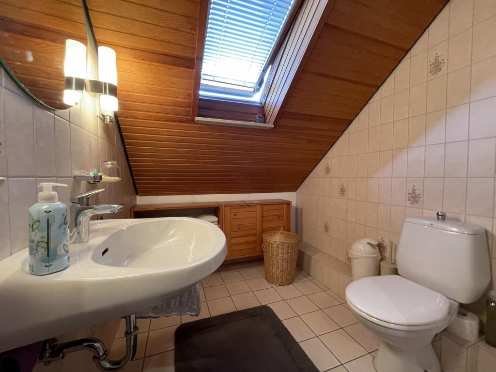 Vermietung: Großzügiges Einfamilienhaus mit Garten und Garage in Davenstedt - Foto 5