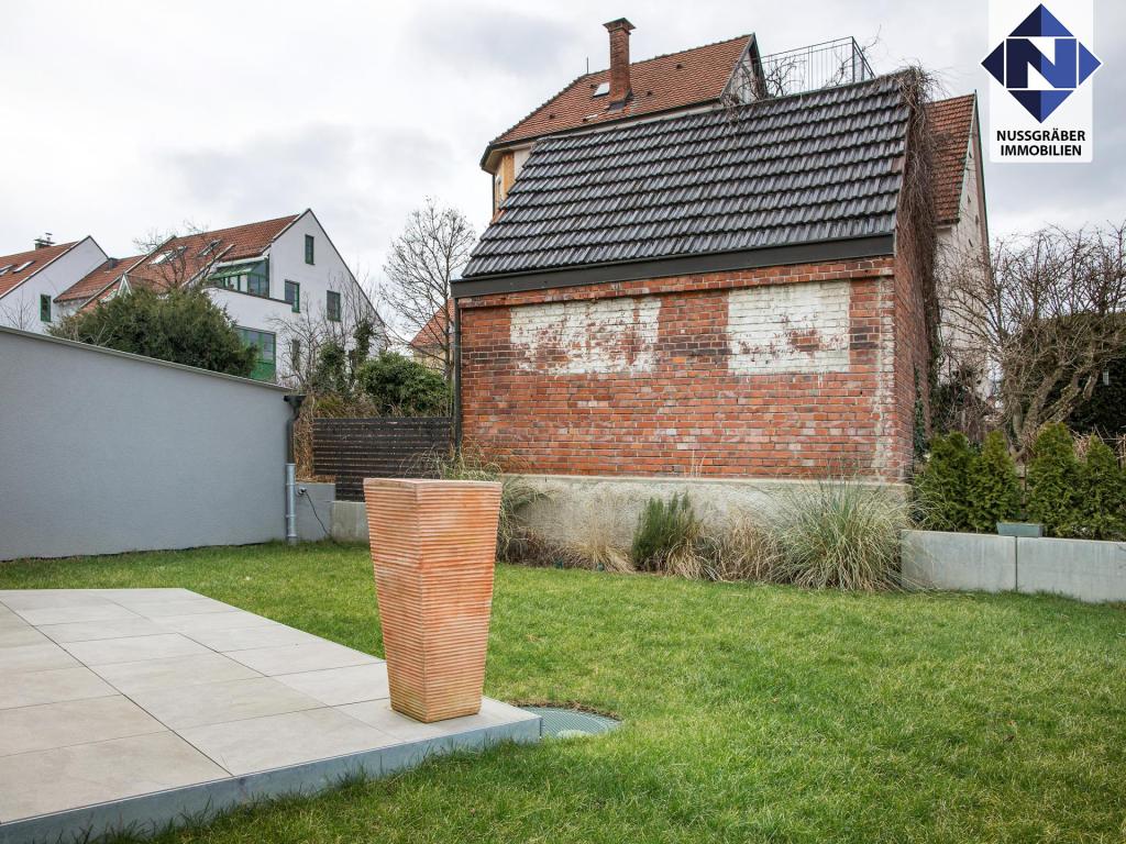 Terrasse mit schönem Garten