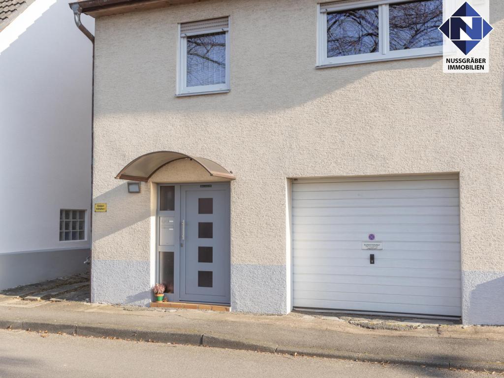 Eingang und Garage