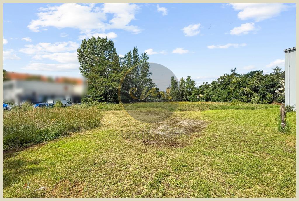 Grundstück (Zufahrtsbereich)