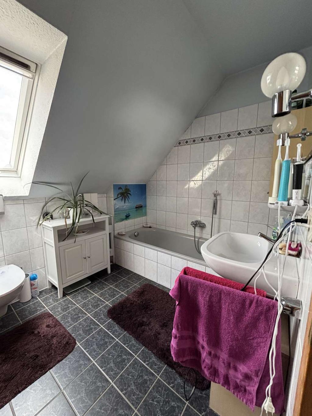 Bad mit Wanne…