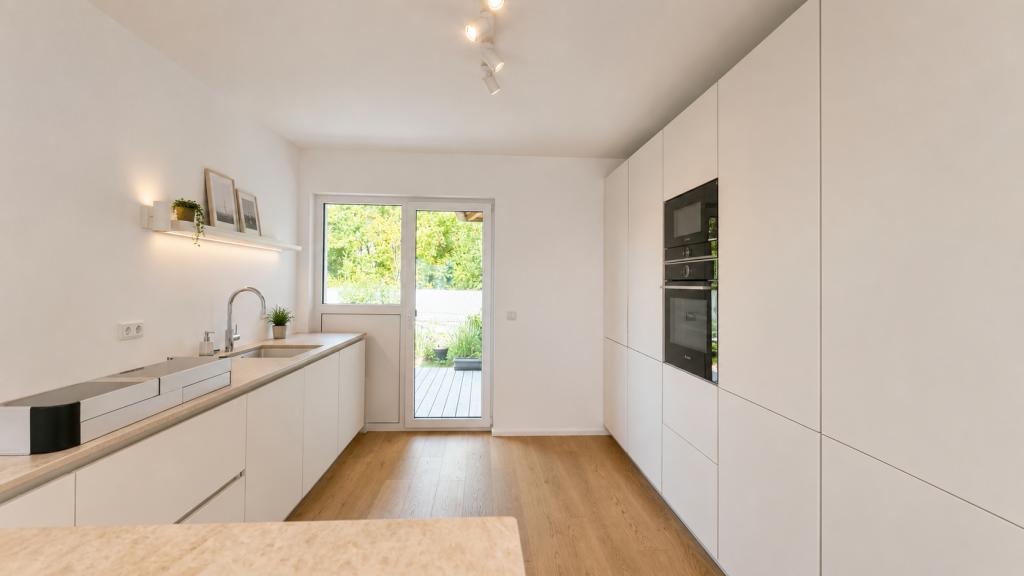 Voll möbliertes Einfamilienhaus mit opt. Einliegerwohnung, Garten, Terrasse & Garage - Photo 5