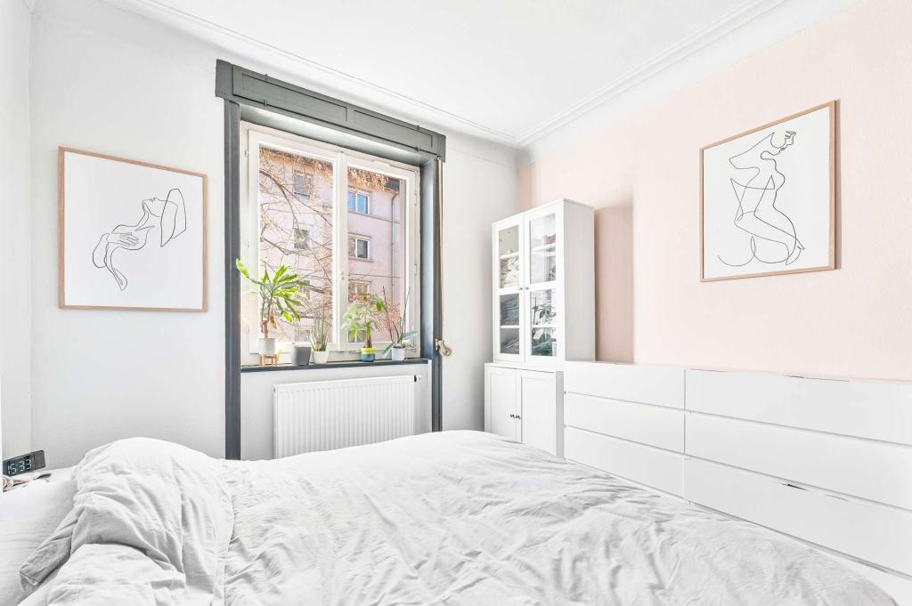 Schlafzimmer/ Büro 