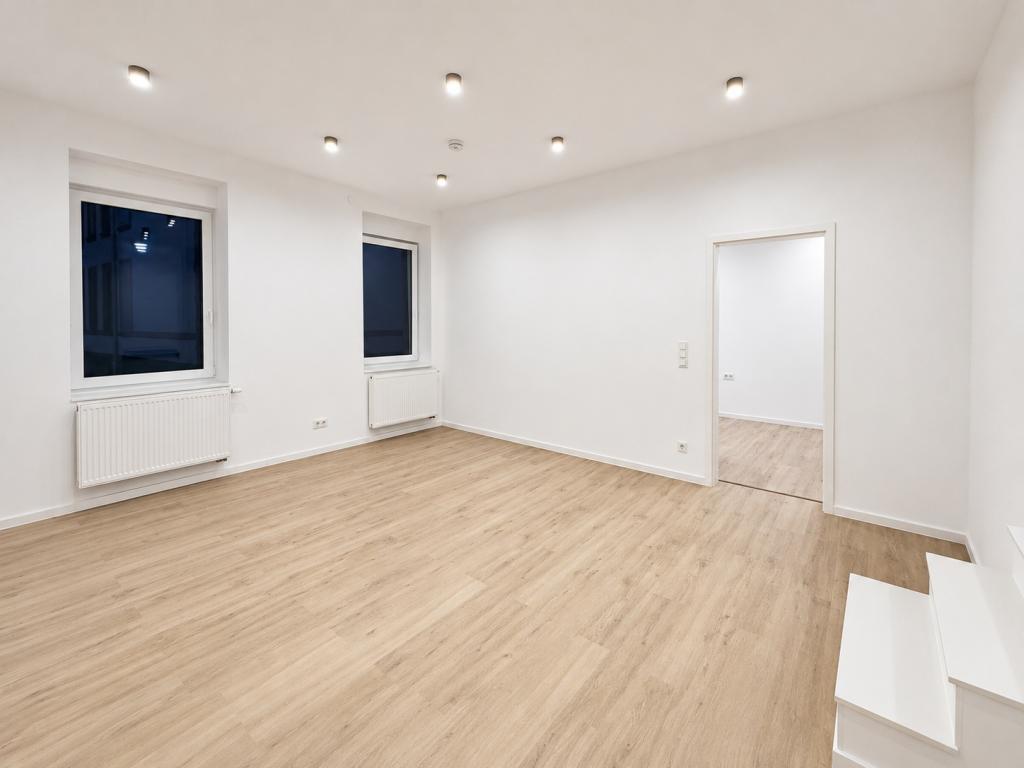 Historischer Charme trifft modernen Wohnkomfort – sanierte Etagenwohnung mit Einbauküche - Photo 4