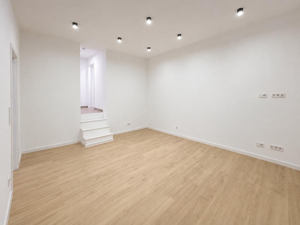 Historischer Charme trifft modernen Wohnkomfort – sanierte Etagenwohnung mit Einbauküche - Photo 5