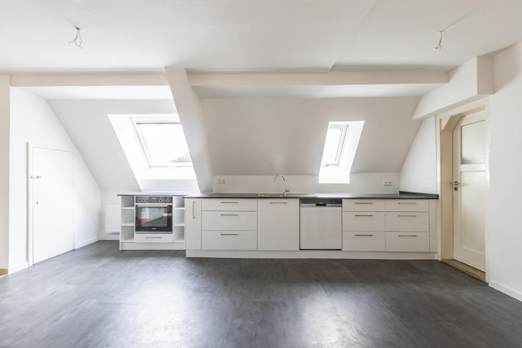 Wangen: Saniertes Penthouse mit gehobener Ausstattung und Einbauküche - Photo 5