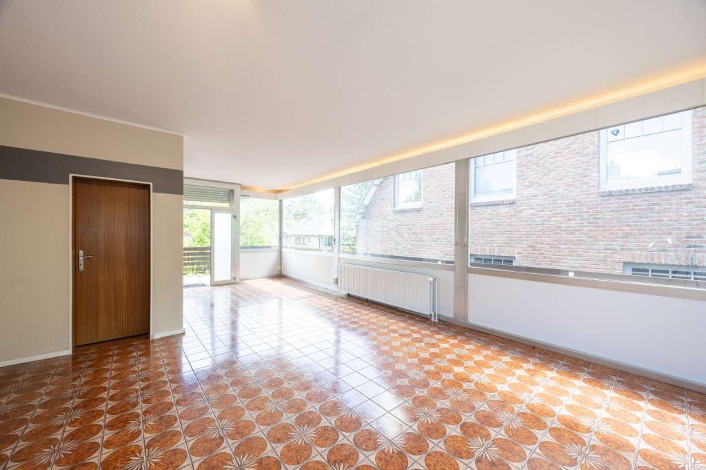 Eingang mit Loft/Wohnzimmmer
