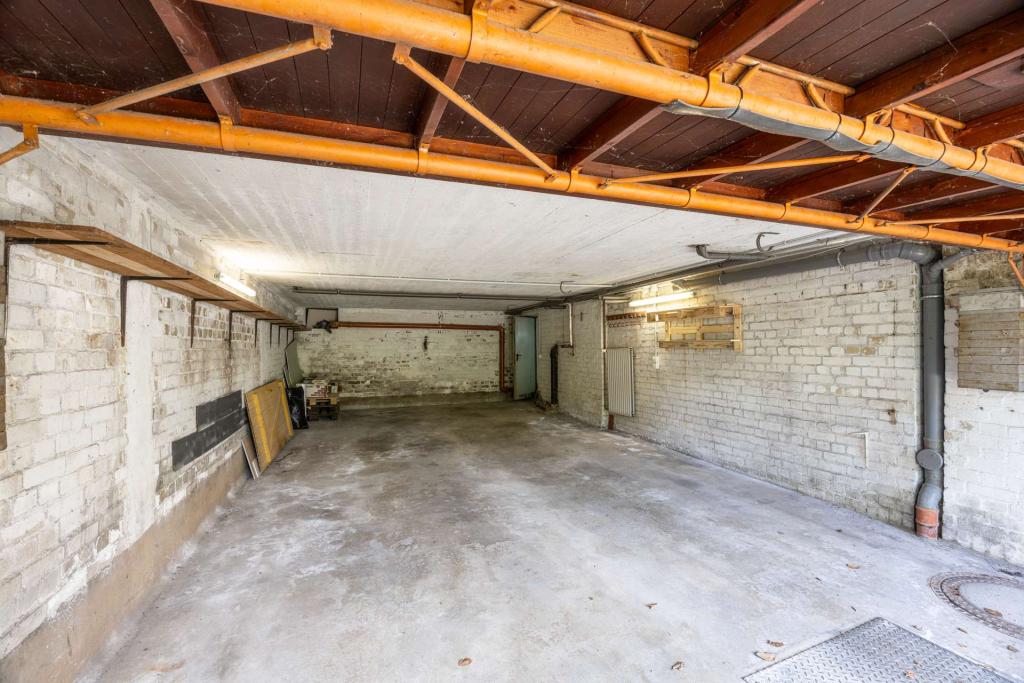 Großzügige Garage