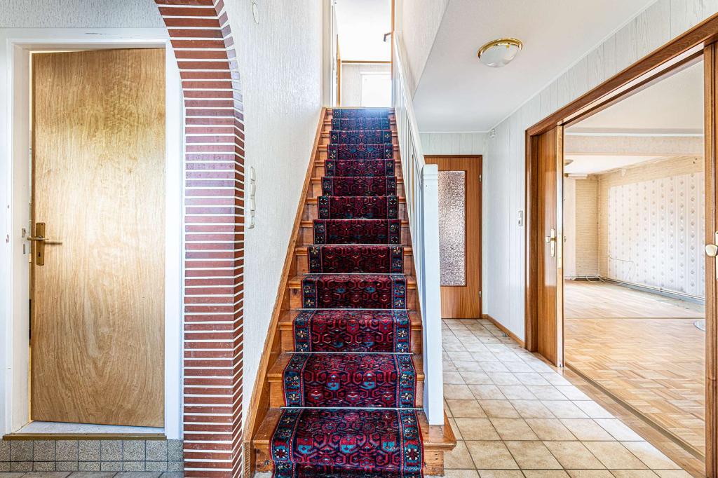 Flur / Treppe DG