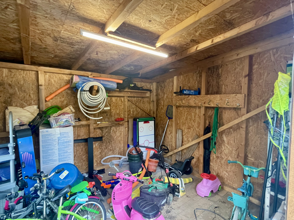 Gartenhütte Innen
