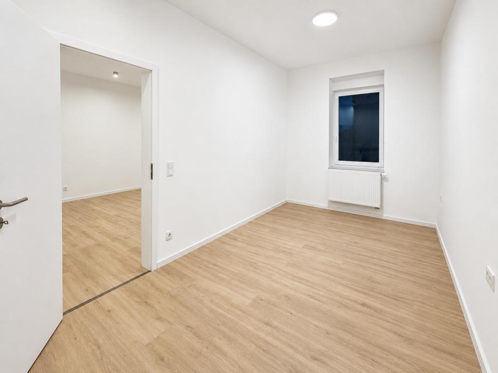 Historischer Charme trifft modernen Wohnkomfort – sanierte Etagenwohnung mit Einbauküche - Photo 5