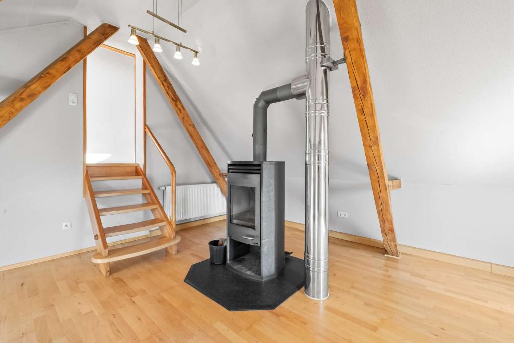 Gemütliches Wohnzimmer mit Schwedenofen
