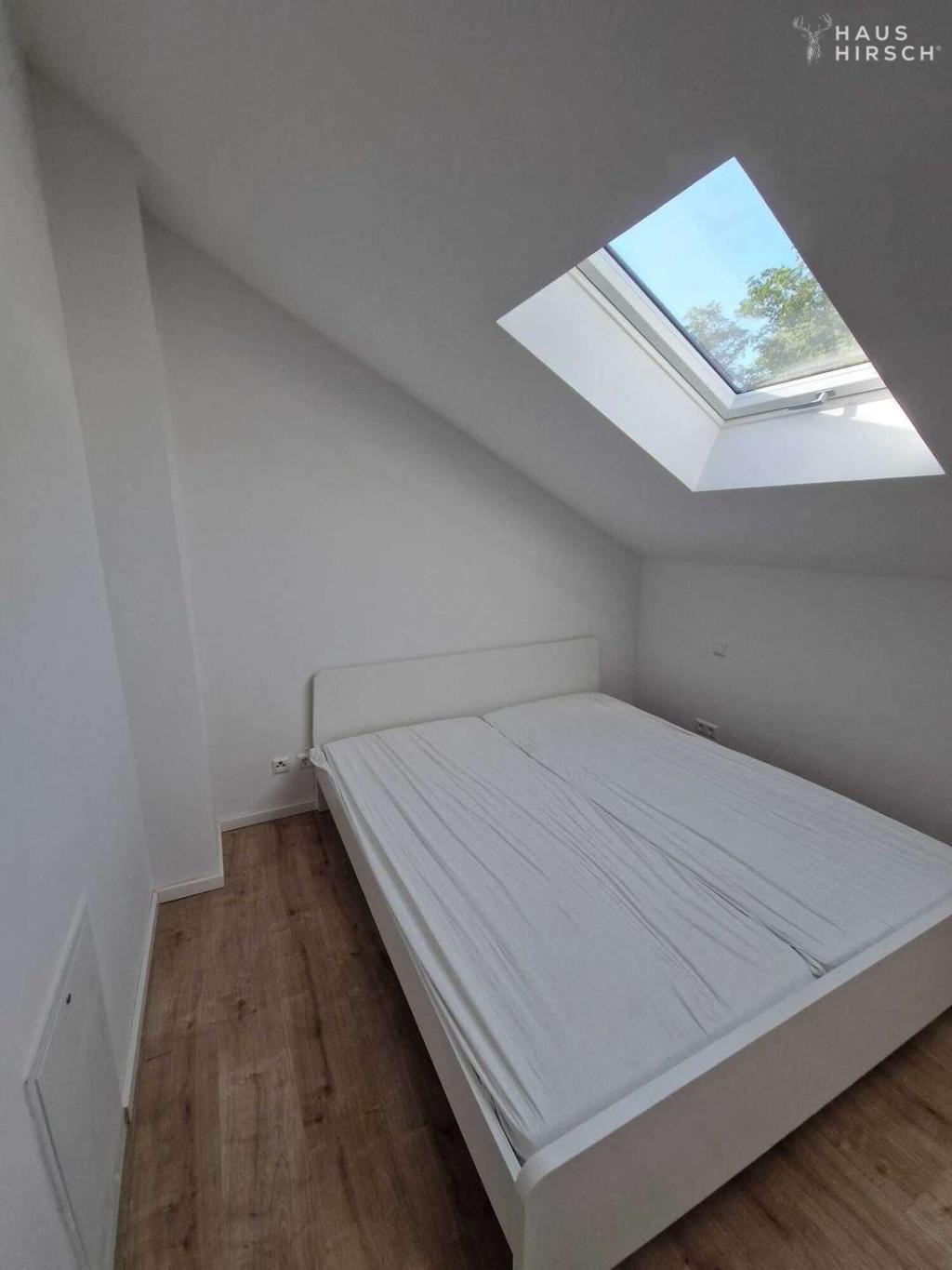 Linke Seite: Zimmer 2 im OG