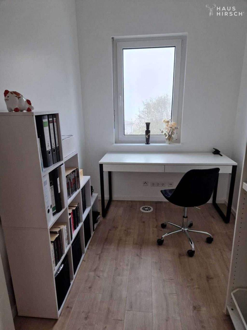 Rechte Seite: Zimmer 3 im OG 