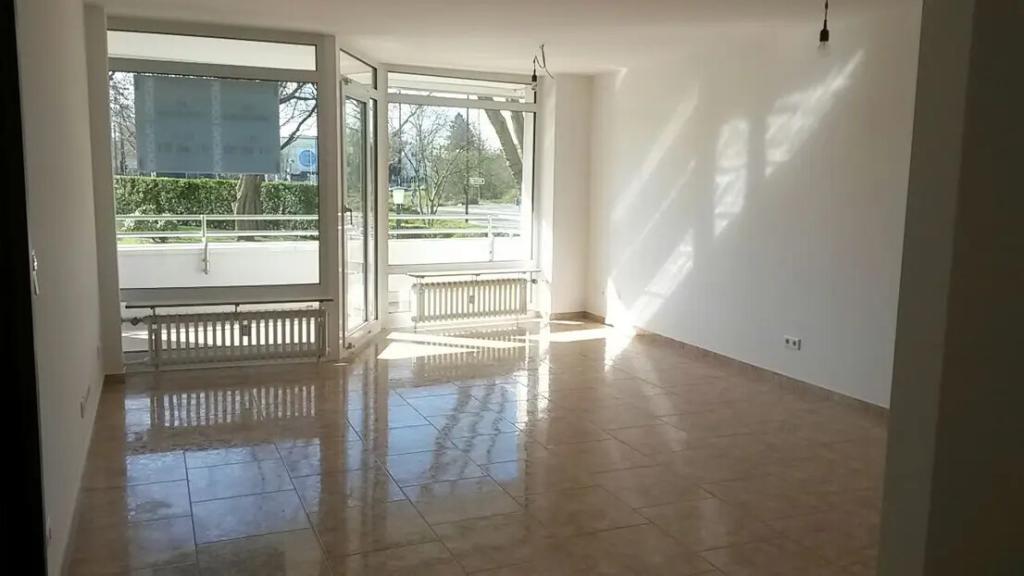 Moderne 2-Zimmer-Wohnung mit Balkon und Einbauküche - Foto 1