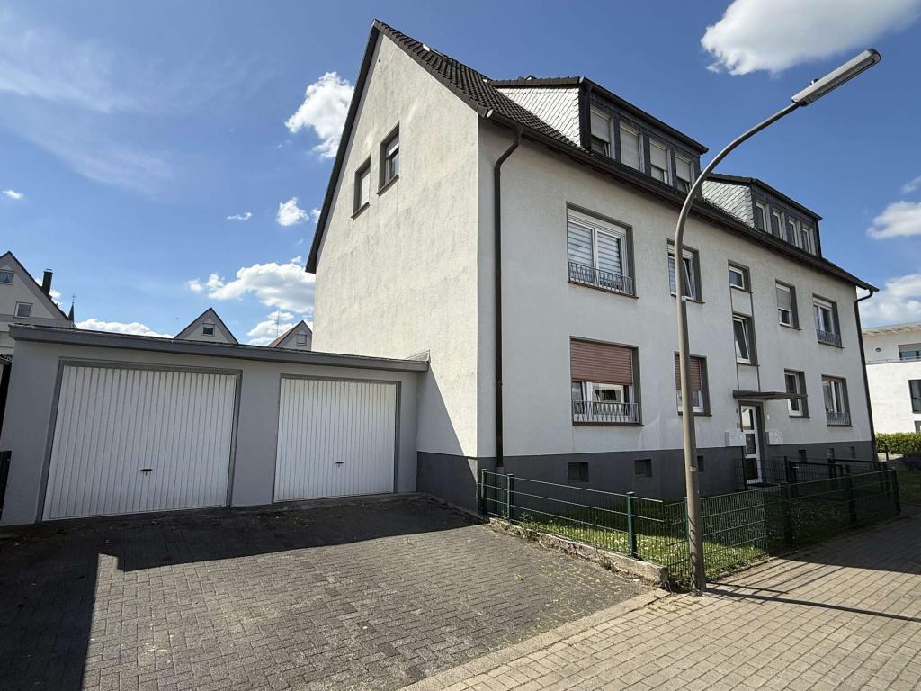 Hausansicht Garagen