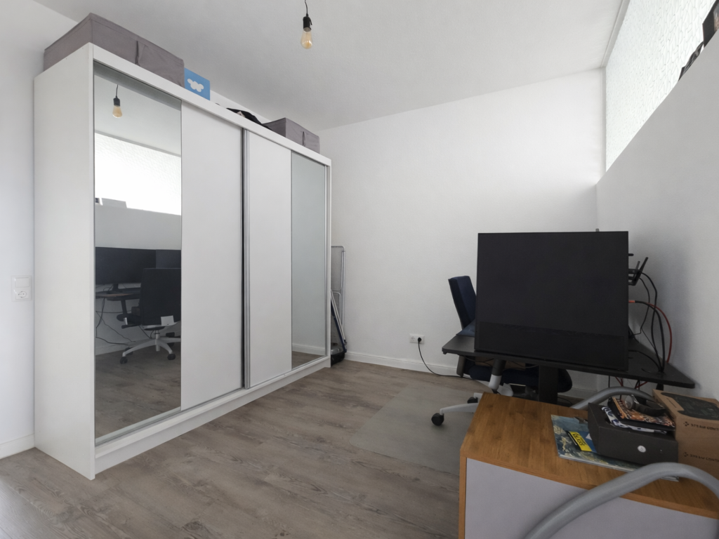 Geräumige 3-Zimmer-Wohnung mit Einbauküche und traumhaften Ausblick! - Photo 3