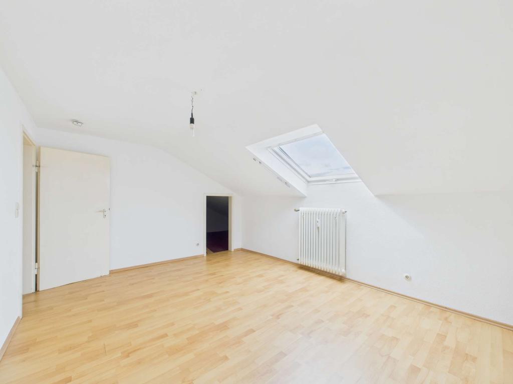 Schlafzimmer_Türe Stauraum