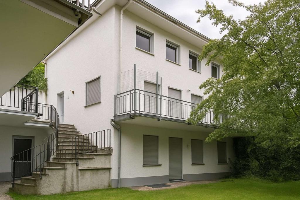 4153205-WjUmM3RzLX6Hy5Bd4WkE2Ki3-Hausansicht_20hinten_20Chat.jpg