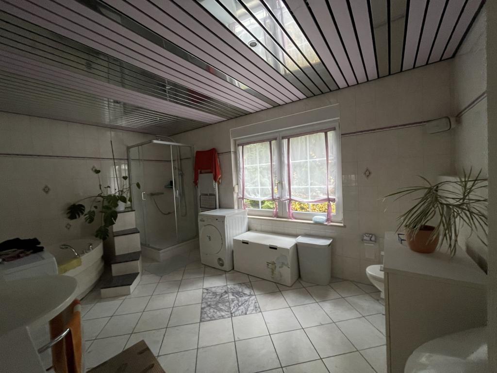 Maisonettewohnung in Dreifamilienhaus mit Photovoltaikanlage, großer Terrasse u Kamin - Photo 5