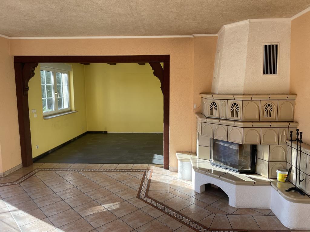 Maisonettewohnung in Dreifamilienhaus mit Photovoltaikanlage, großer Terrasse u Kamin - Photo 3
