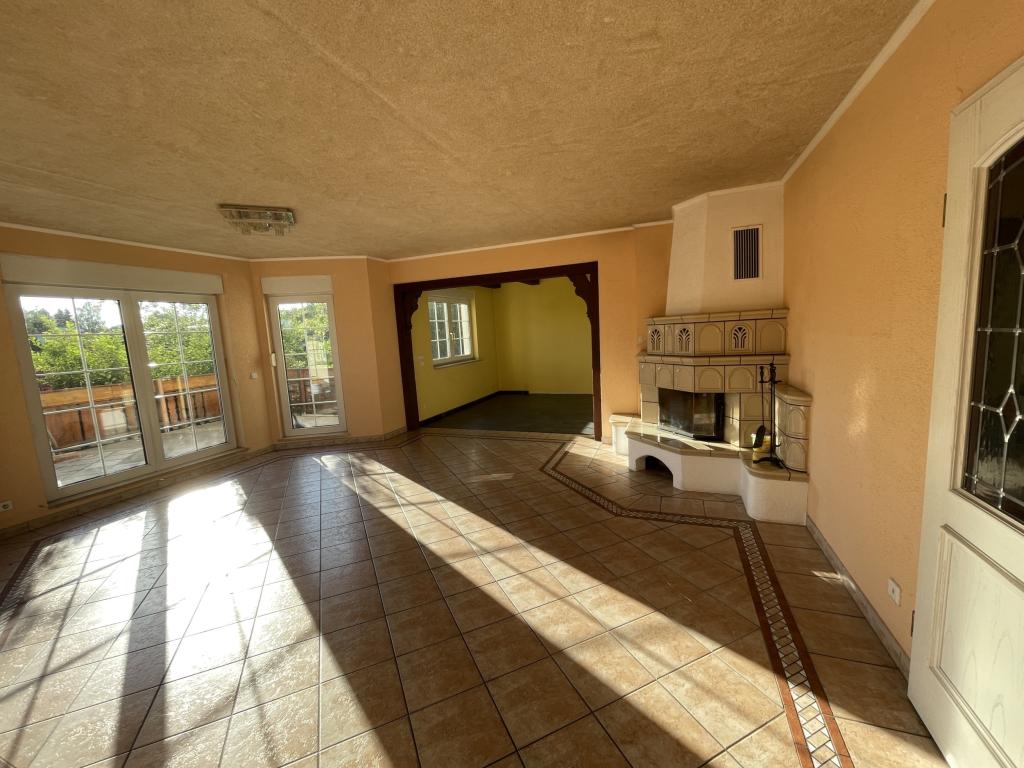 Maisonettewohnung in Dreifamilienhaus mit Photovoltaikanlage, großer Terrasse u Kamin - Photo 2