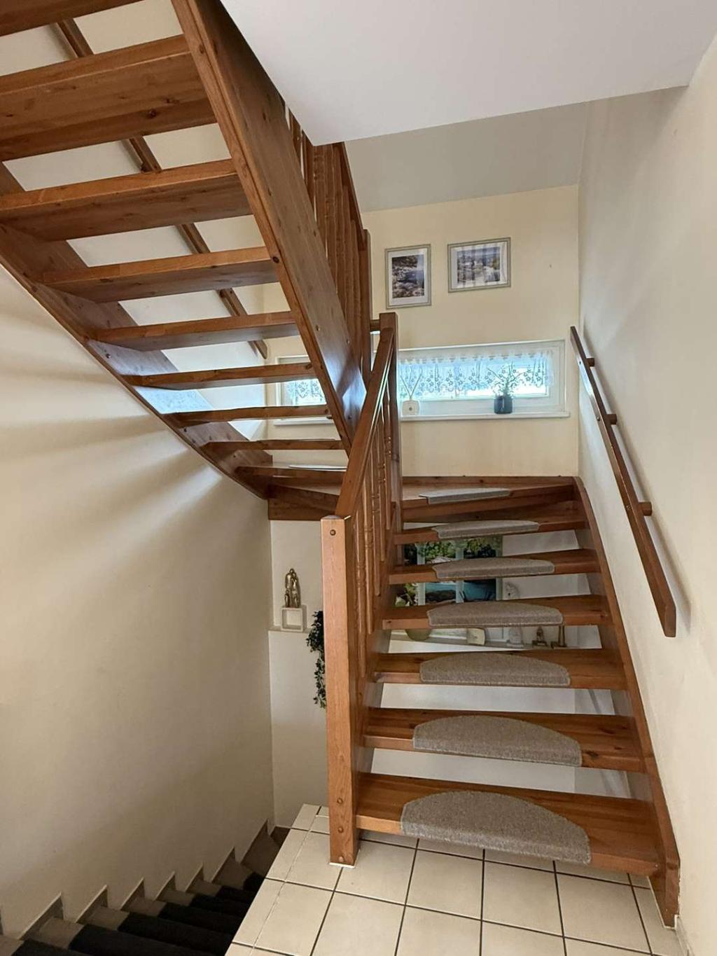 Schöne Holztreppe