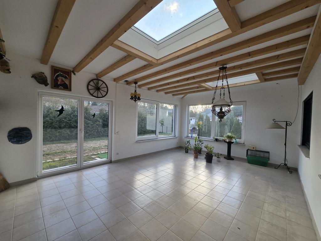 Schönefeld Woltersdorf wartet auf Sie mit Sauna, Kamin und viel Grün - Photo 2